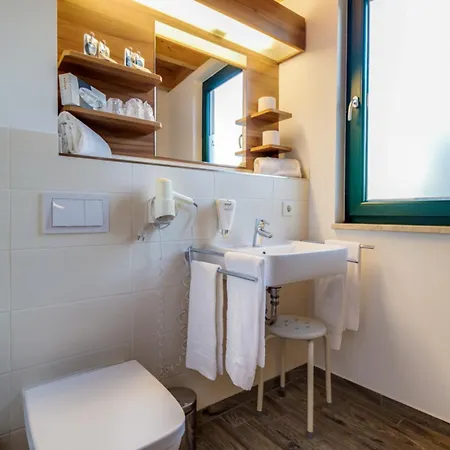 Lagovida Hafenhaus L Am Stoermthaler * Grosspoesna